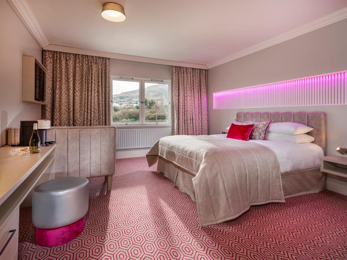 Four Seasons Hotel, Carlingford Ngoại thất bức ảnh